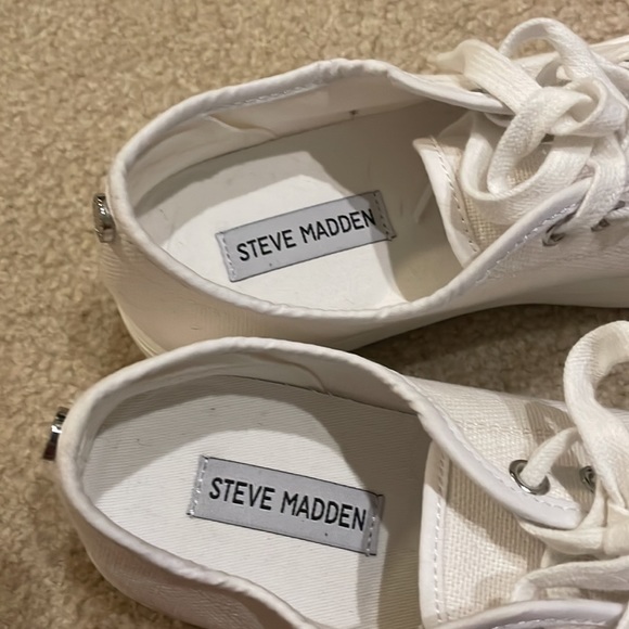 Steve Madden size 8 - Picture 3 of 9